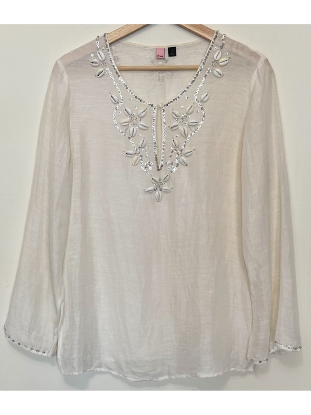 itsu • 8 • Cowry Shell Sequin Embellished Ivory Linen Silk Keyhole Tunic Top